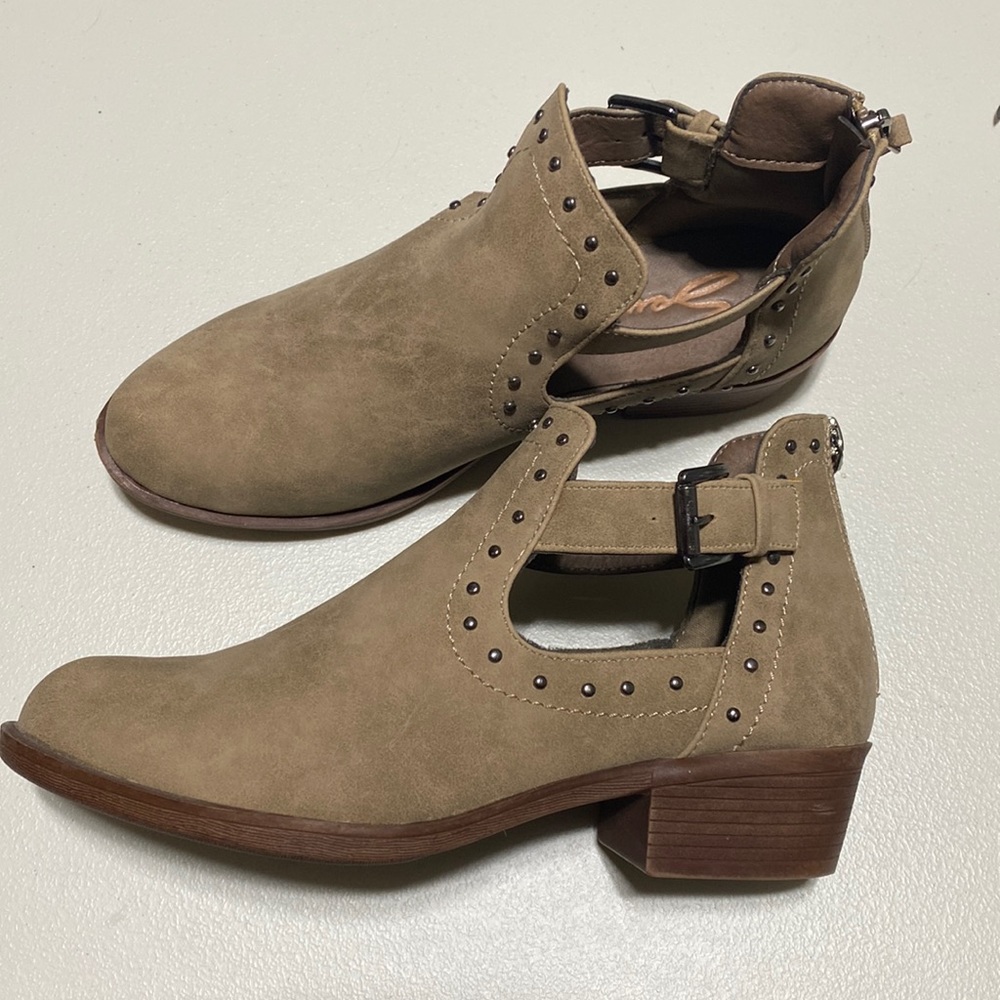 Seven7 Mr Stokley boots like new condition  tan with embellishments
